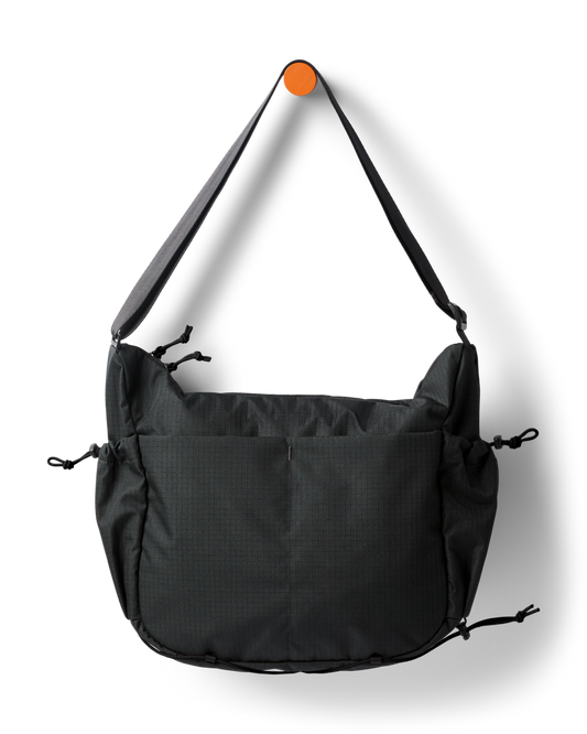 Viaje 12L Shoulder Bag