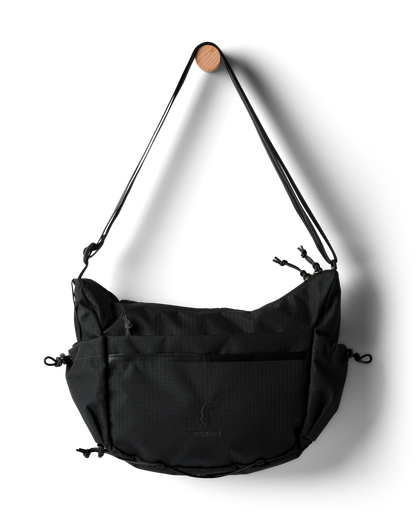 Viaje 9L Shoulder Bag