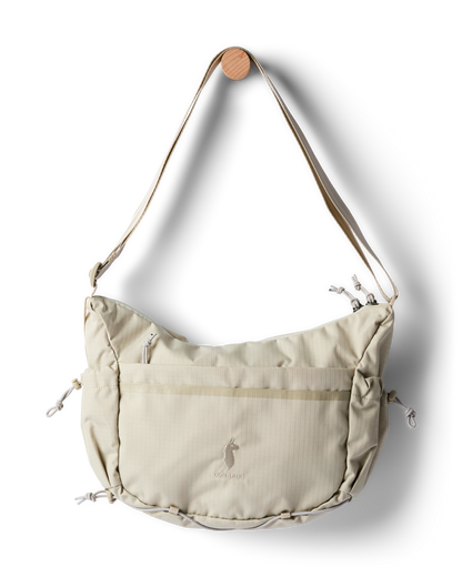 Viaje 9L Shoulder Bag