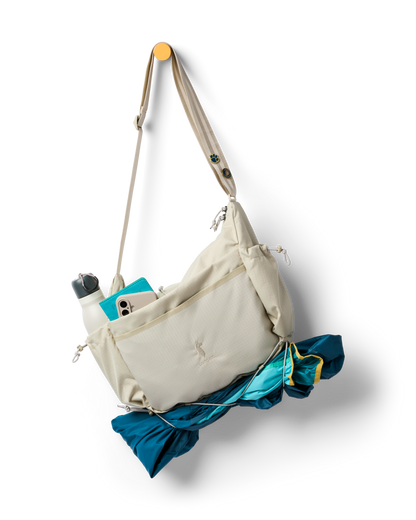 Viaje 9L Shoulder Bag